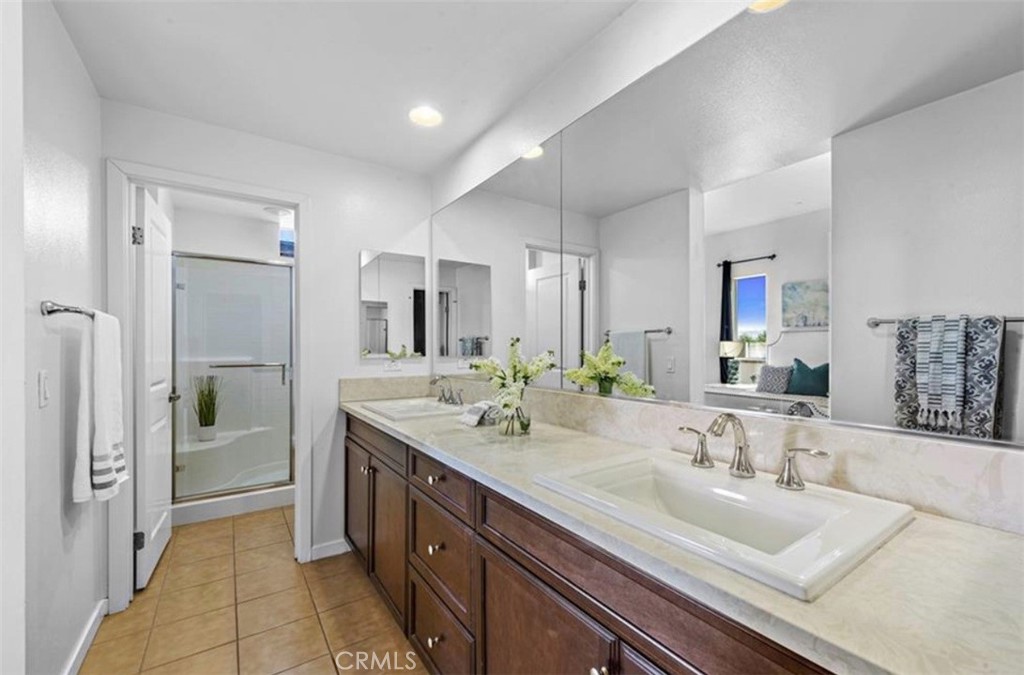 Residential Lease for rent at 39 Waldorf, Irvine CA featuring 2 beds and 3 baths