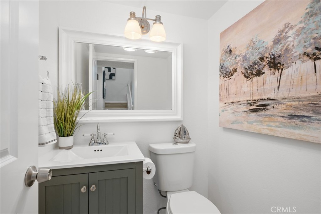 Residential for sale at 23 Vista Colinas, Rancho Santa Margarita CA featuring 2 beds and 3 baths