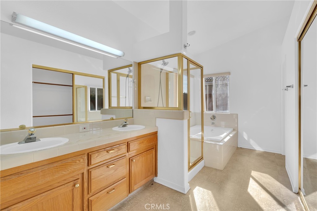 Residential for sale at 8590 N Sierra Vista, Fresno CA featuring 3 beds and 3 baths