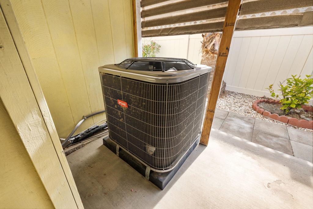 Manufactured In Park for sale at 246 Laredo Drive, Palm Springs CA featuring 2 beds and 2 baths