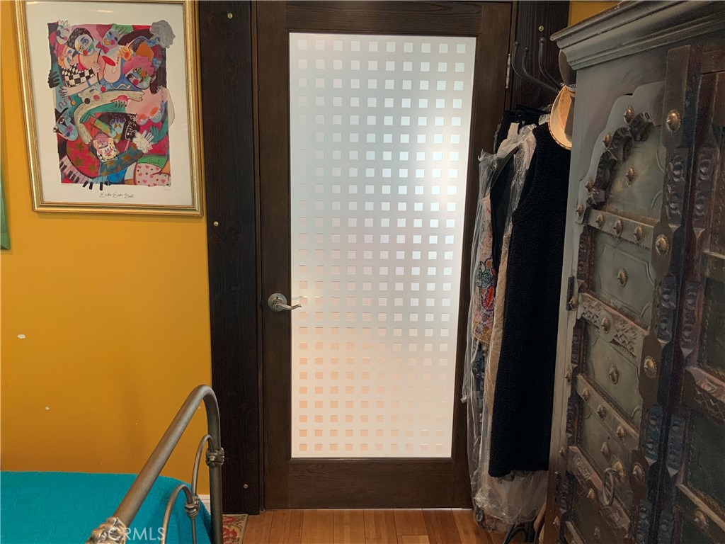 Active for sale at Glendale, CA, Glendale, CA CA and 1 bath