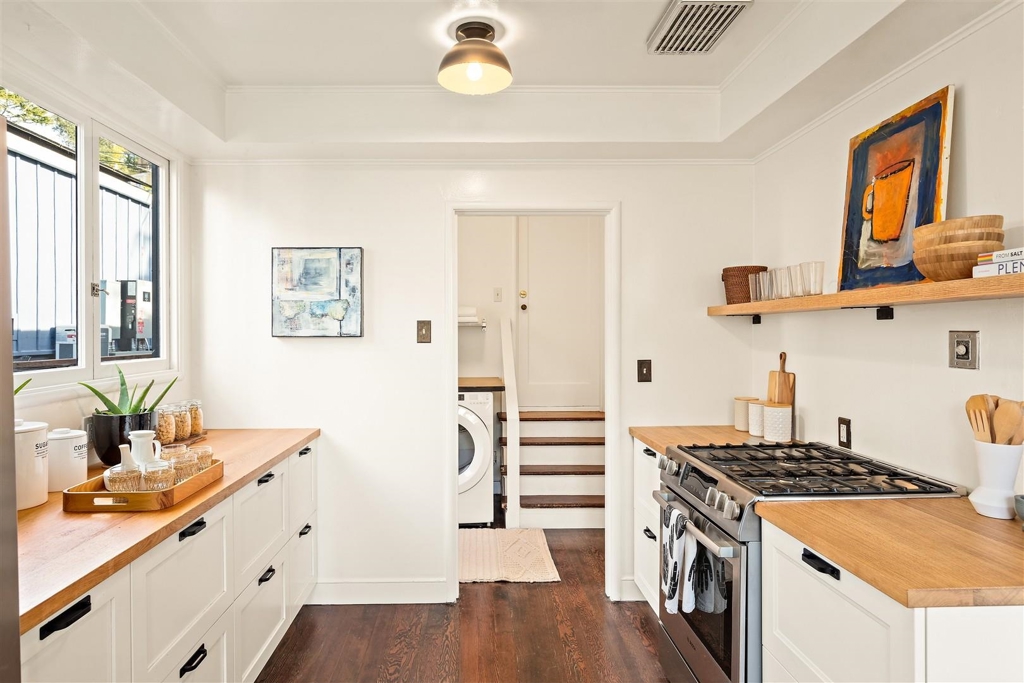 Residential for sale at 5807 Colton Blvd, Oakland CA featuring 3 beds and 2 baths