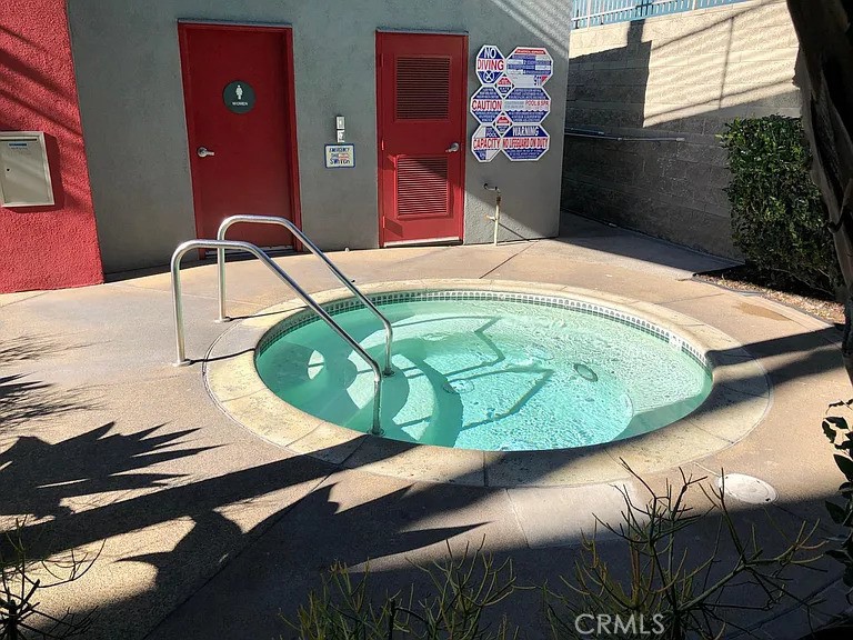 Residential for sale at 420 S San Pedro 306, Los Angeles CA featuring 1 bed and 1 bath