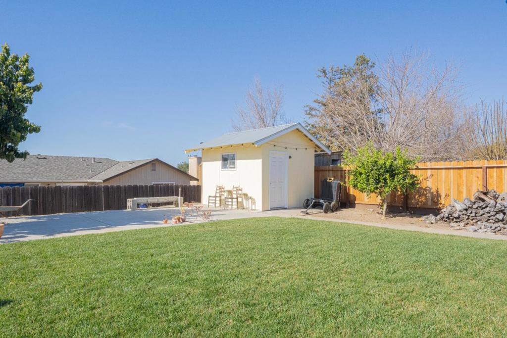 Residential for sale at 530 El Camino Paraiso, Hollister CA featuring 3 beds and 2 baths