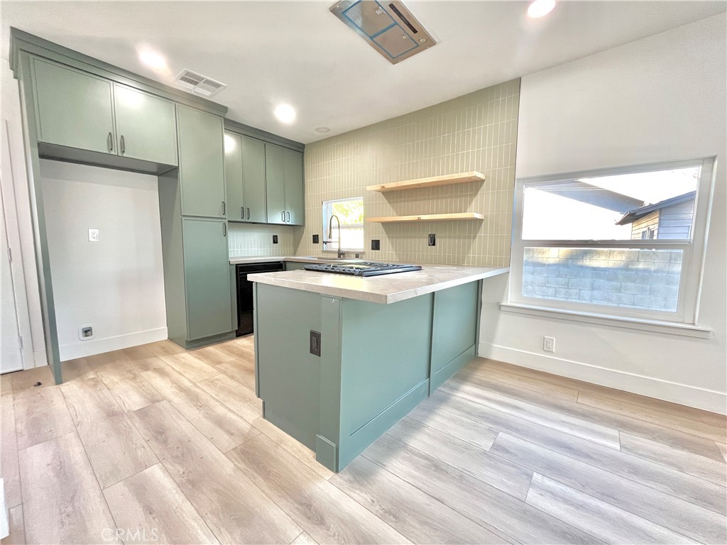 Residential Lease for rent at 517 Wildrose Avenue, Monrovia CA featuring 2 beds and 1 bath