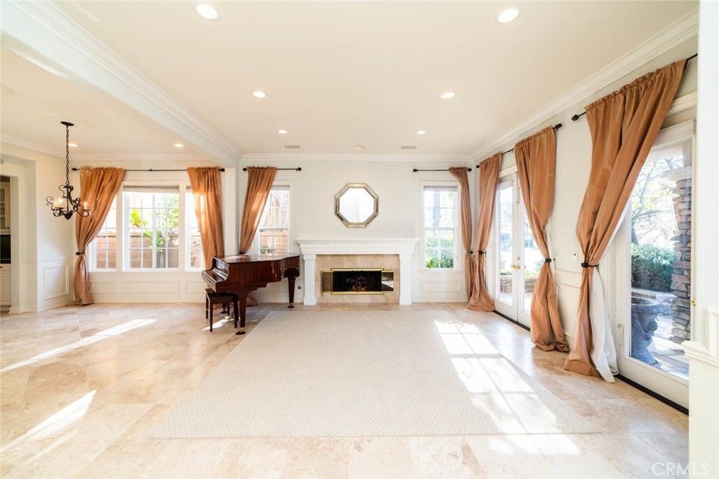 Residential Lease for rent at 7 Camellia, Irvine CA featuring 5 beds and 5 baths