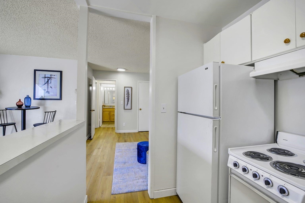 Residential for sale at 3 Admiral Dr F370, Emeryville CA featuring 1 bed and 1 bath