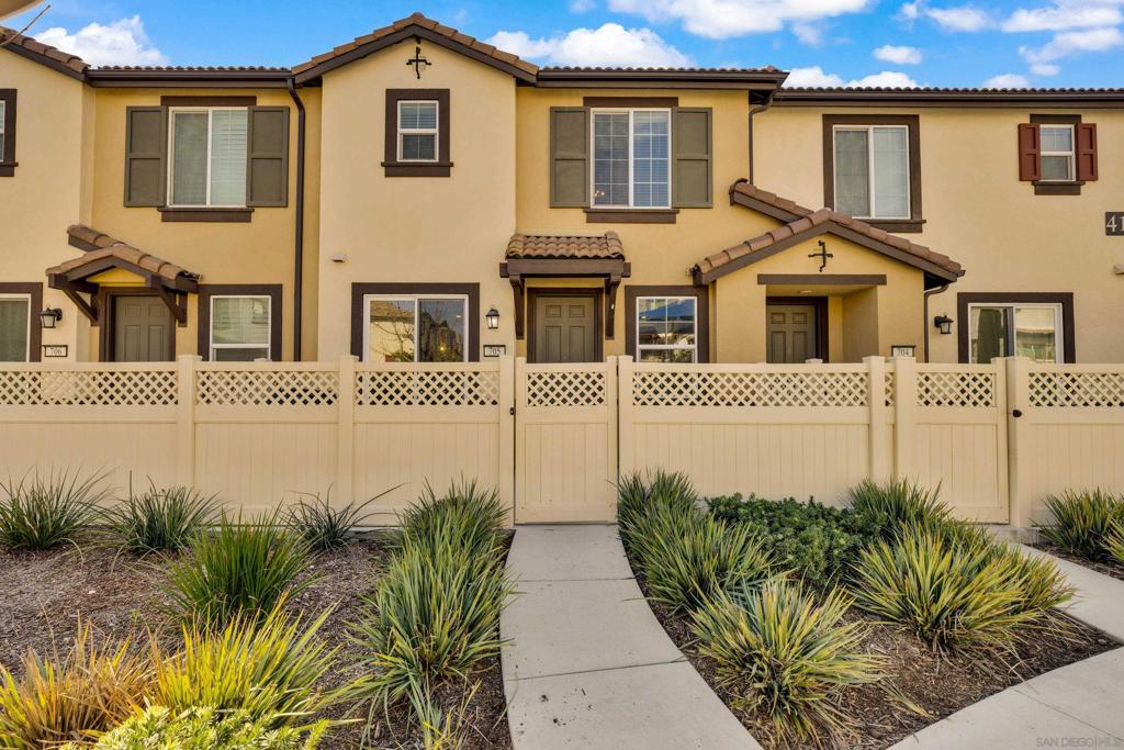 Residential for sale at 41984 Retsina St 705, Murrieta CA featuring 3 beds and 3 baths