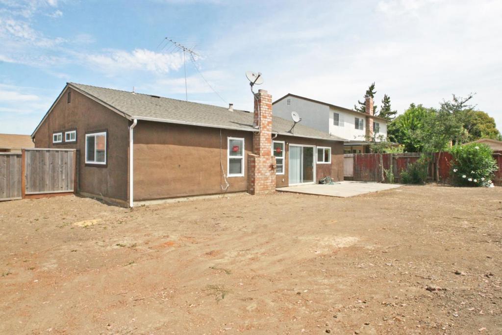 Residential Lease for rent at 3289 Lantern Way, San Jose, Santa Clara County CA featuring 3 beds and 2 baths