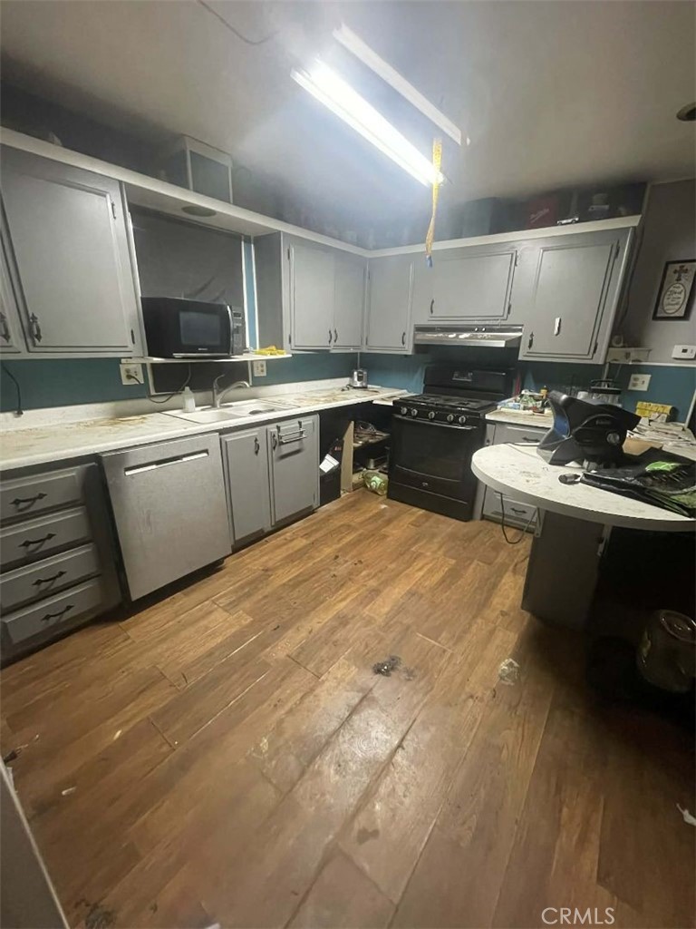 Manufactured In Park for sale at 177 Kings Lane, Bakersfield CA featuring 2 beds and 2 baths