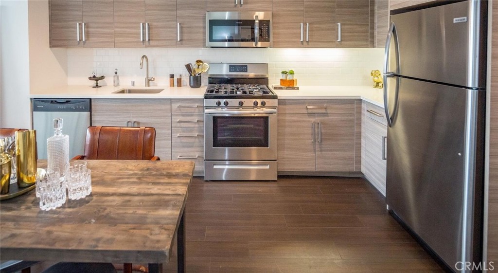 Residential Lease for rent at 150 Van Ness Avenue 0309, San Francisco, San Francisco County CA featuring 1 bed and 1 bath