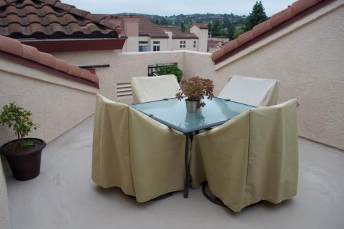 Residential Lease for rent at 1951 Ofarrell Street 406, San Mateo CA featuring 2 beds and 2 baths