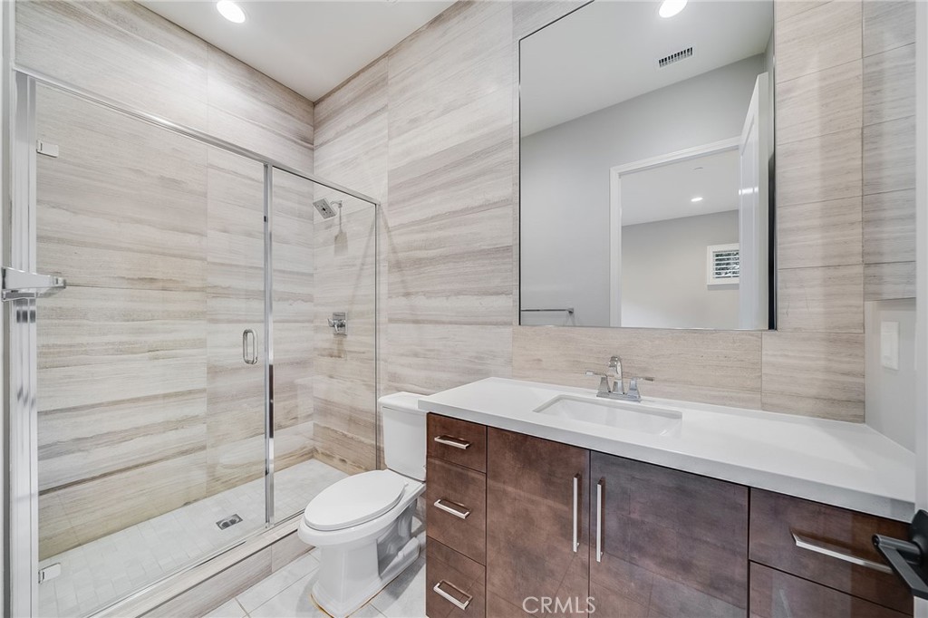 Residential Lease for rent at 212 Parkwood, Irvine CA featuring 4 beds and 5 baths