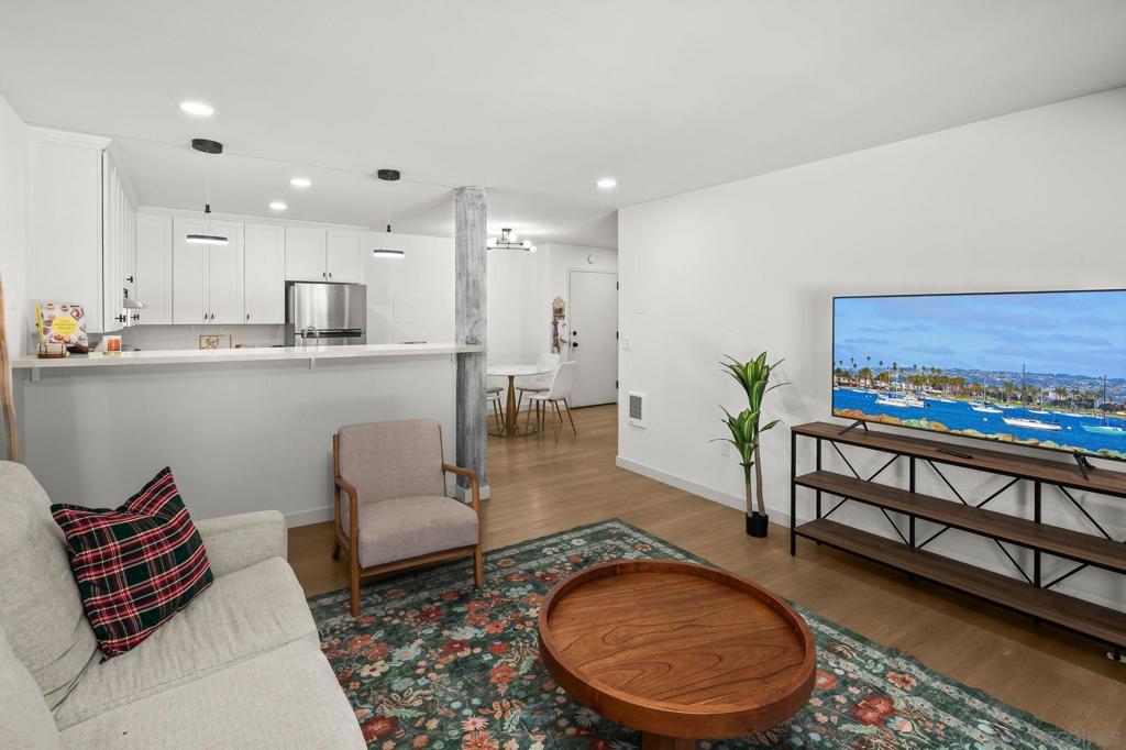 Residential for sale at 6780 Friars Rd 272, San Diego CA featuring 1 bed and 1 bath