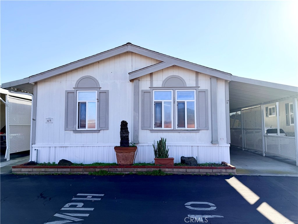 Manufactured In Park for sale at 19251 Brookhurst 69, Huntington Beach CA featuring 3 beds and 2 baths