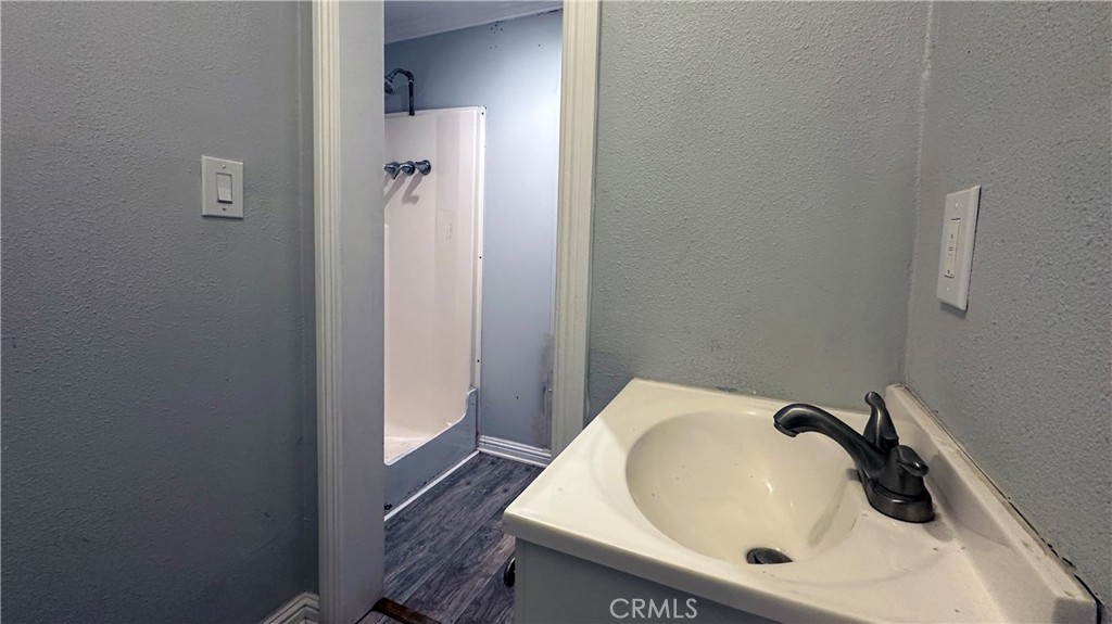 Residential Lease for rent at 9929 Alesia, South El Monte CA featuring 1 bed and 2 baths