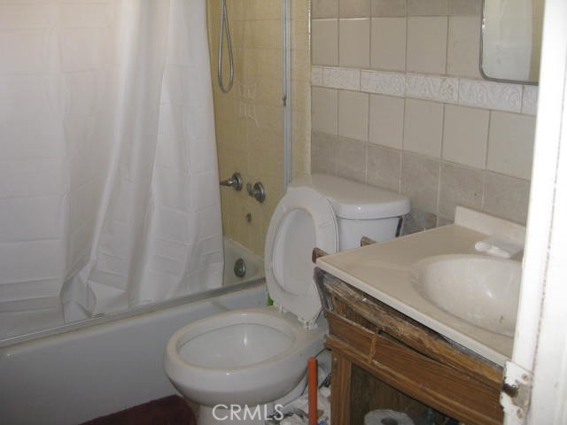 Residential for sale at 25526 Jade, Barstow CA featuring 3 beds and 1 bath