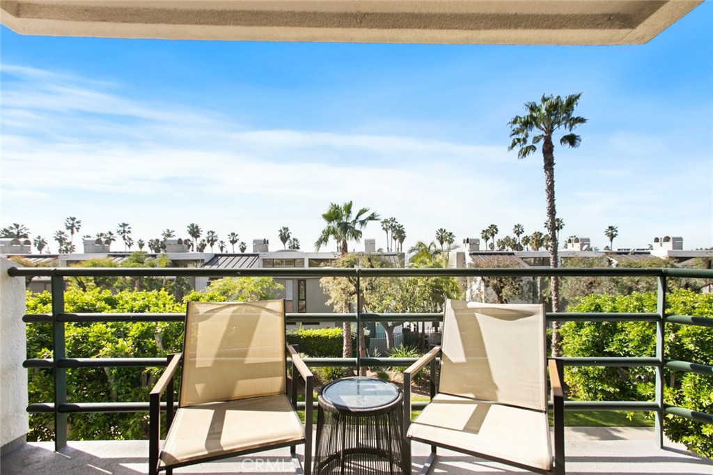 Residential for sale at 2940 Neilson Way 302, Santa Monica CA featuring 1 bed and 2 baths
