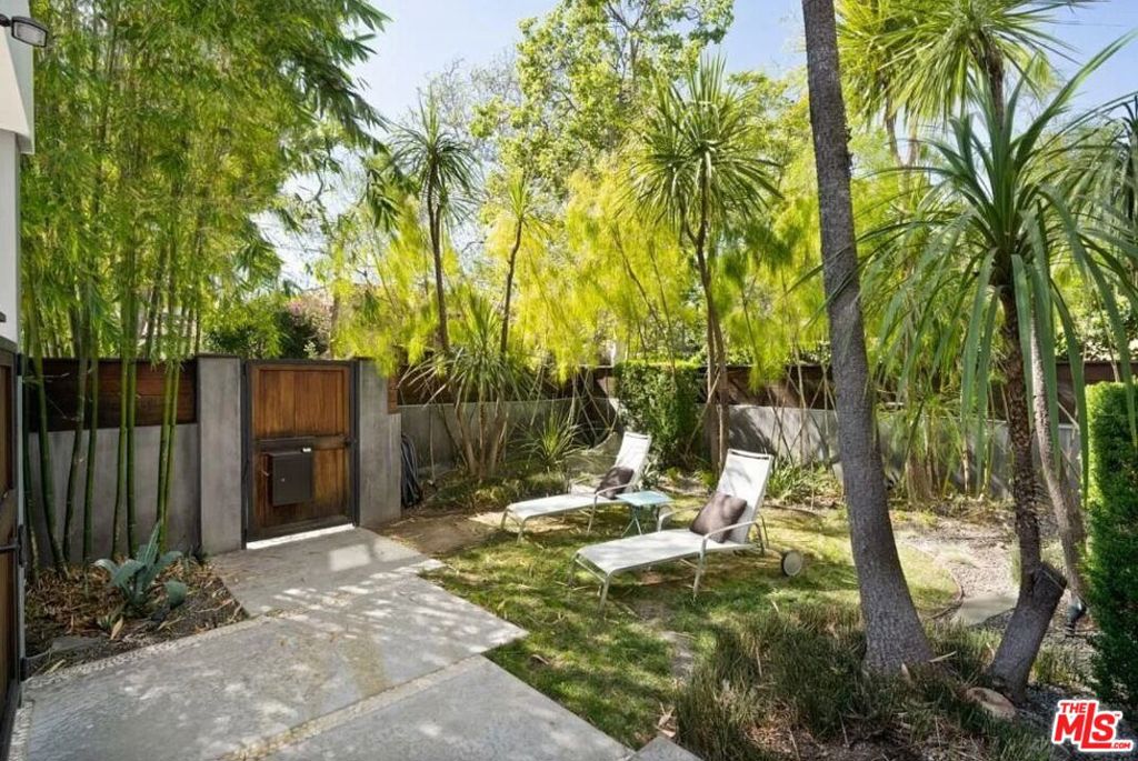 Residential Lease for rent at 800 N Harper Avenue, Los Angeles, Los Angeles County CA featuring 3 beds and 4 baths