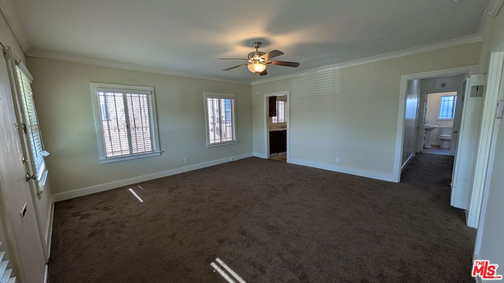 Residential Lease for rent at 1155 W 39th Street, Los Angeles, Los Angeles County CA featuring 2 beds and 1 bath