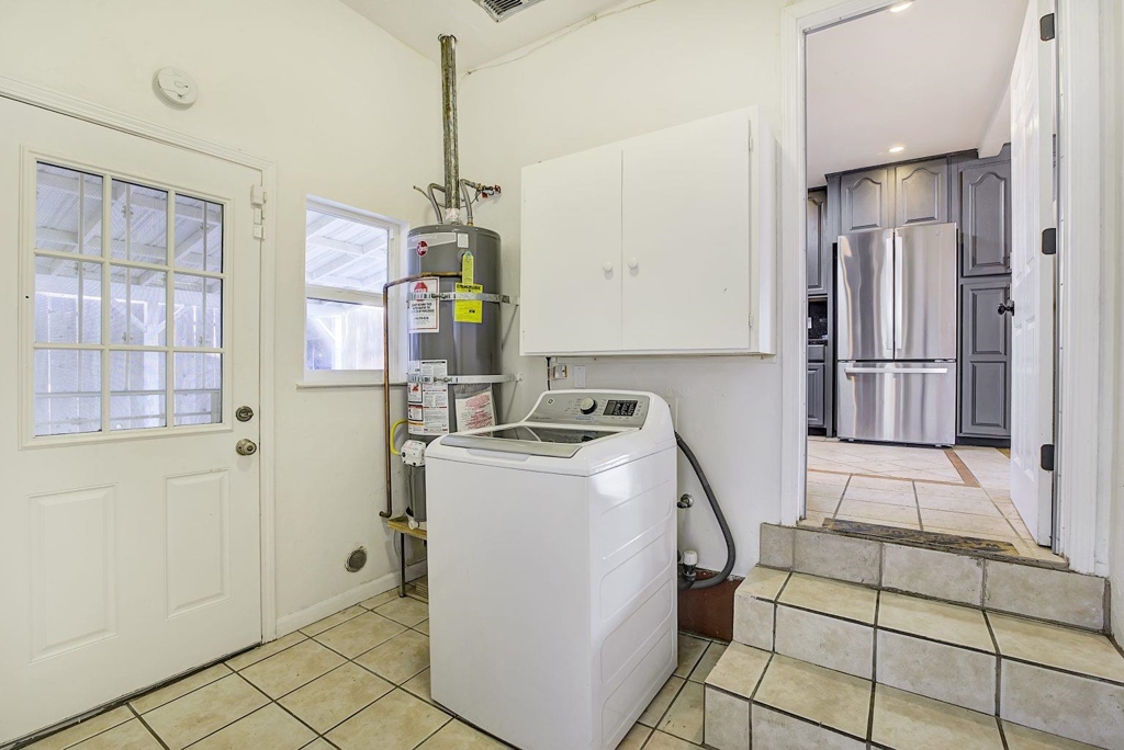 Residential for sale at 707 707 Newbury Ave, Antioch CA featuring 3 beds and 1 bath