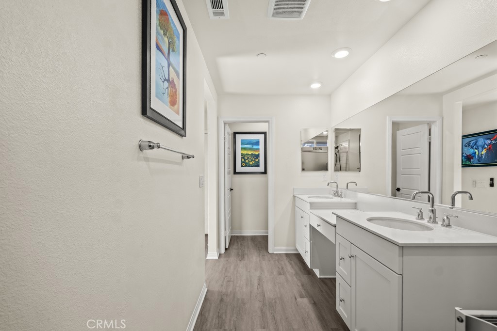 Residential for sale at 27556 Antelope, Canyon Country CA featuring 3 beds and 3 baths