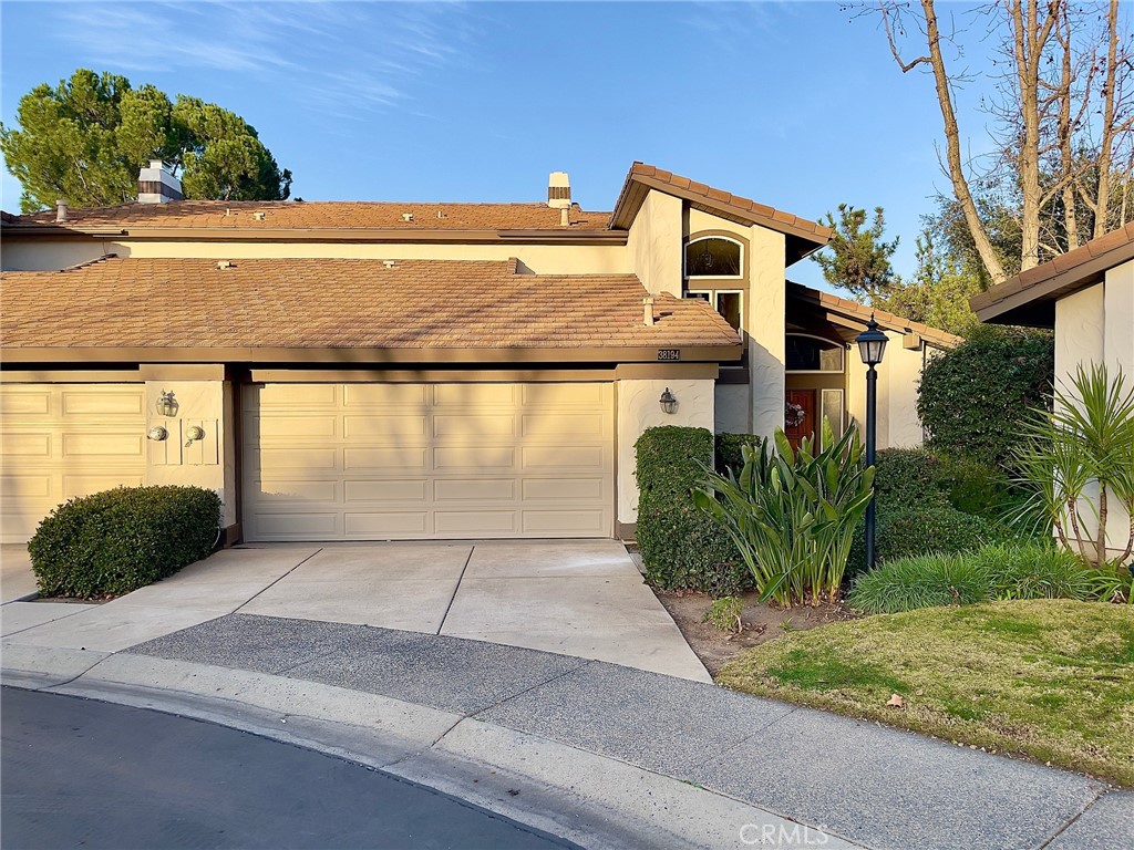 Residential for sale at 38194 Oaktree Loop, Murrieta CA featuring 2 beds and 3 baths