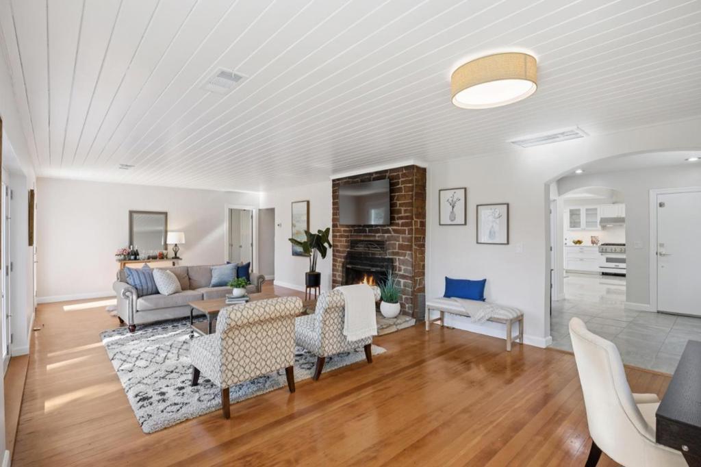 Residential for sale at 22430 Summit Road, Los Gatos CA featuring 3 beds and 2 baths