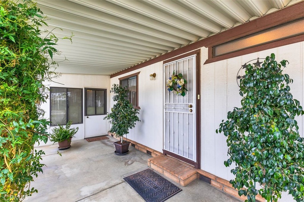 Manufactured In Park for sale at 24600 Mountain Avenue 20, Hemet CA featuring 2 beds and 2 baths