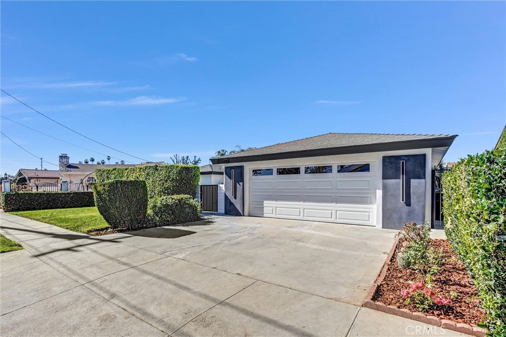 Residential for sale at 6847 Katherine, Van Nuys CA featuring 3 beds and 2 baths