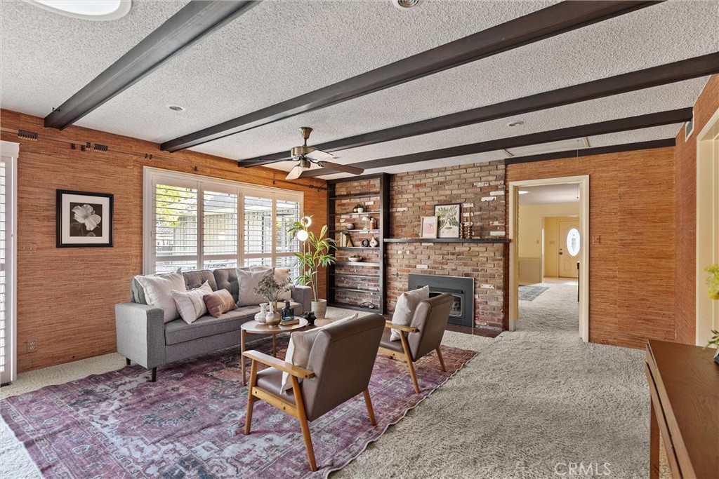 Residential for sale at 5 Canterbury Circle, Chico CA featuring 4 beds and 4 baths