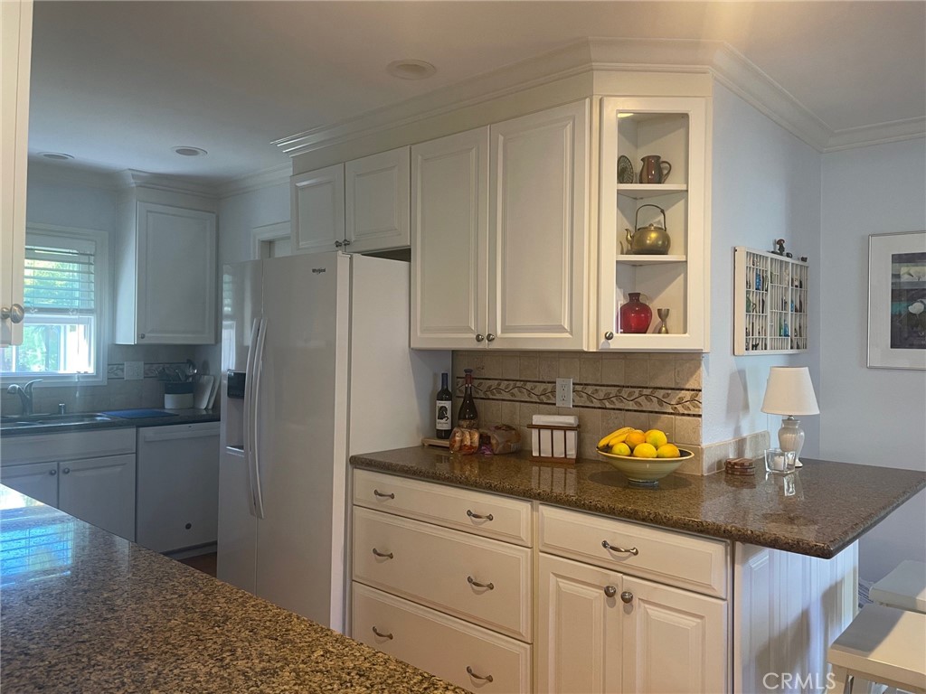 Residential Lease for rent at 3285 San Amadeo B, Laguna Woods CA featuring 2 beds and 2 baths