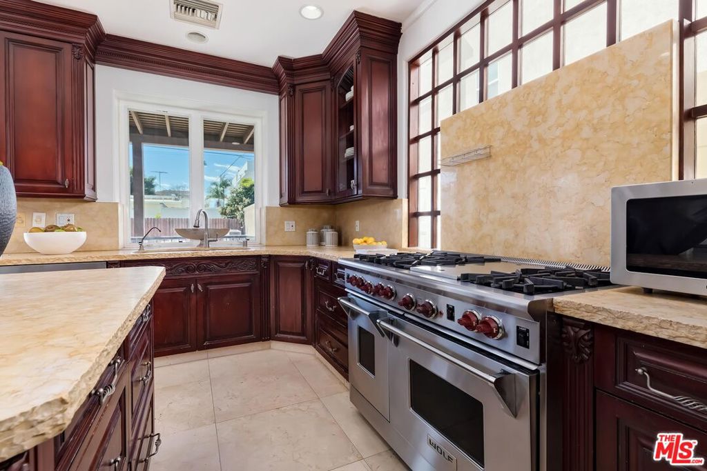 Residential Lease for rent at 1471 S Crest Drive, Los Angeles, Los Angeles County CA featuring 4 beds and 4 baths