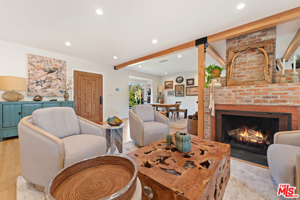 Residential Lease for rent at 11314 Homedale Street, Los Angeles, Los Angeles County CA featuring 4 beds and 4 baths