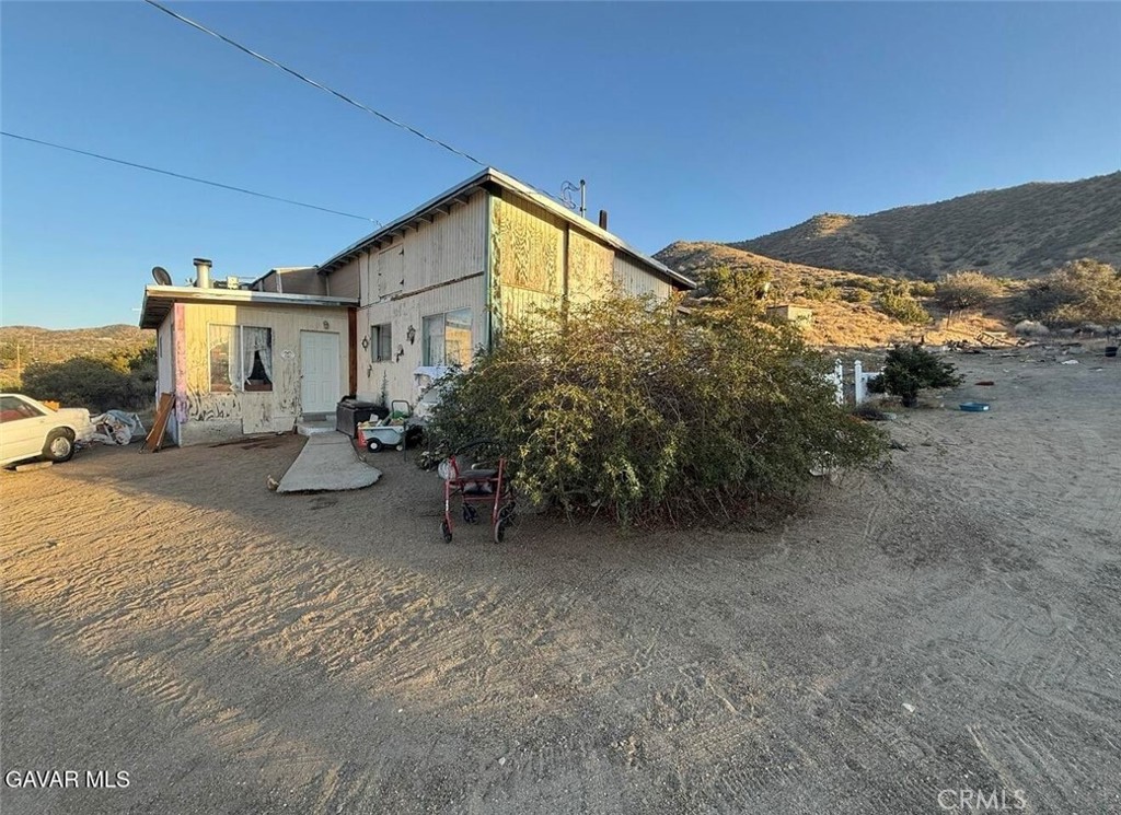 Residential for sale at 33452 Angeles Forest, Palmdale CA featuring 2 beds and 2 baths