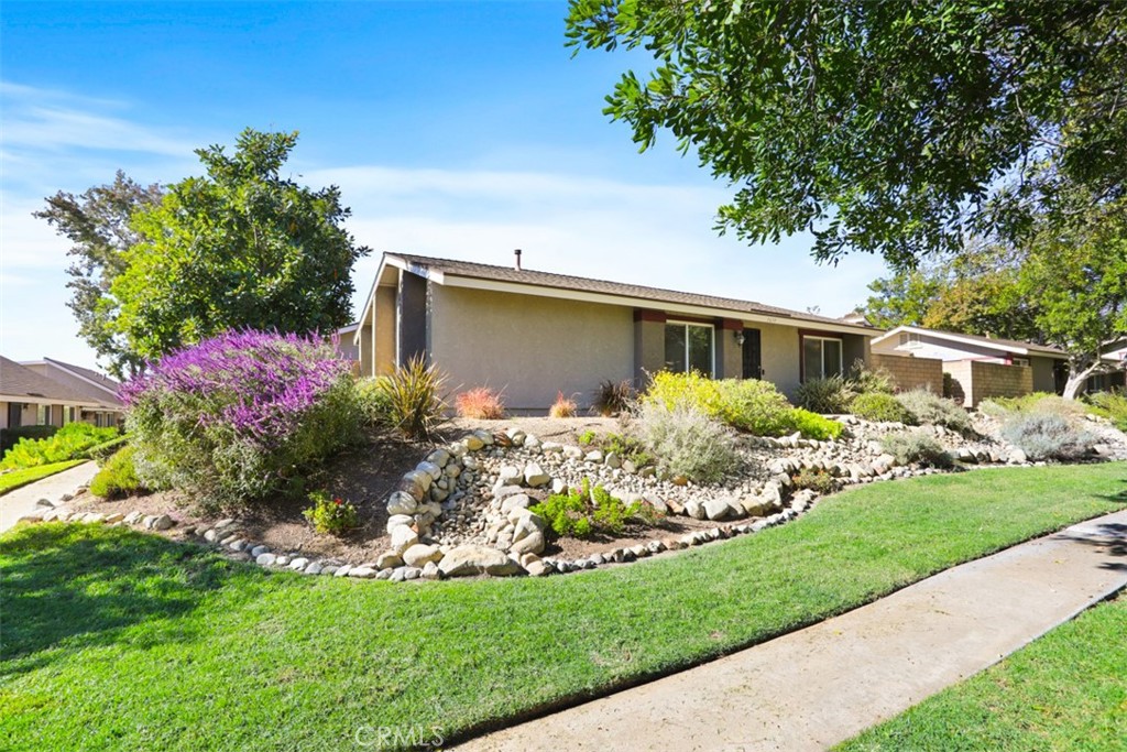 Residential Lease for rent at 1619 Carmel Circle W, Upland CA featuring 3 beds and 2 baths