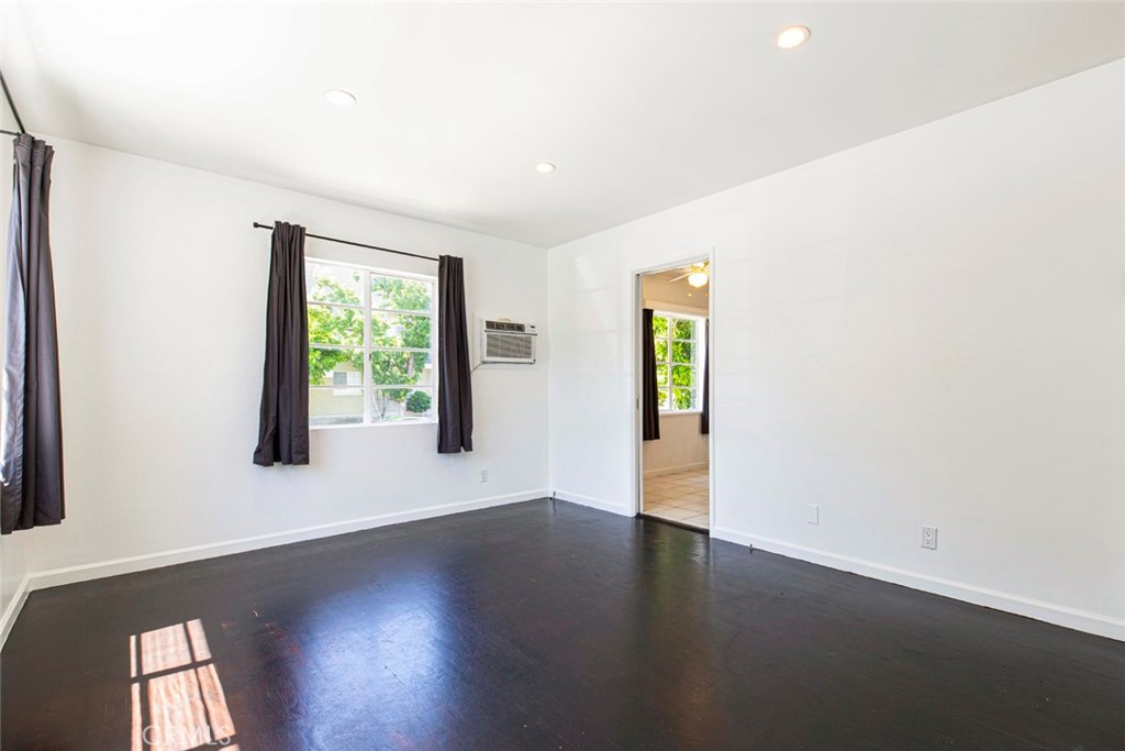 Residential Lease for rent at 347 W Dryden Street, Glendale, Los Angeles County CA featuring 1 bed and 1 bath