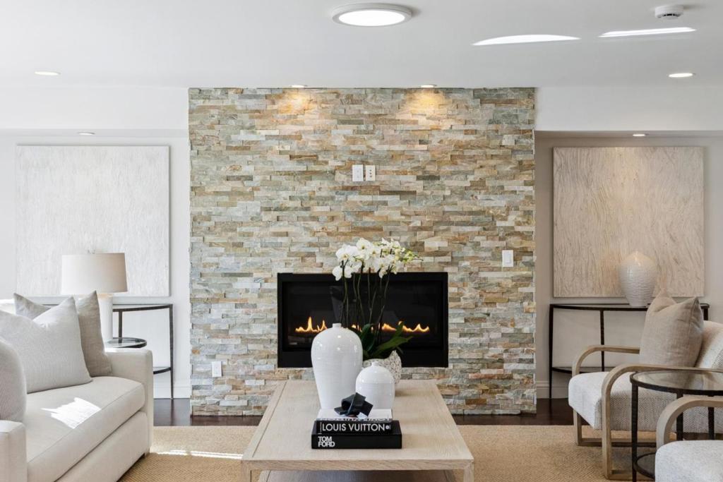 Residential for sale at 900 Highlands Circle, Los Altos CA featuring 6 beds and 4 baths