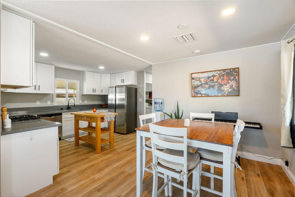 Manufactured In Park for sale at 31 Circle A Drive, Palm Desert CA featuring 2 beds and 2 baths