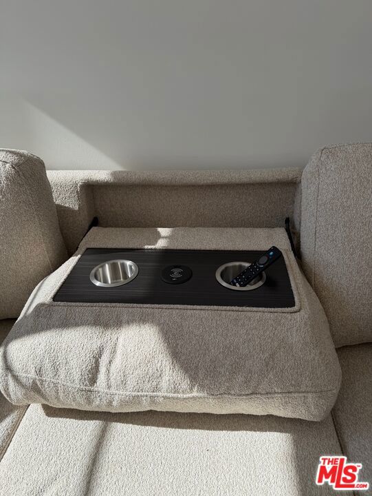 Residential Lease for rent at 602 N Maple Drive 1/2 ADU, Beverly Hills CA featuring 1 bed and 1 bath