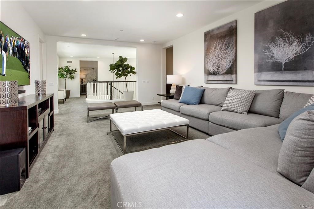 Residential Lease for rent at 27 Sorrel, Lake Forest CA featuring 5 beds and 6 baths