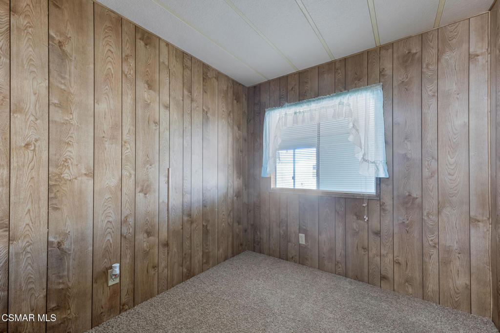 Manufactured In Park for sale at 2117 Cardinal Avenue 2117h, Oxnard CA featuring 2 beds and 1 bath