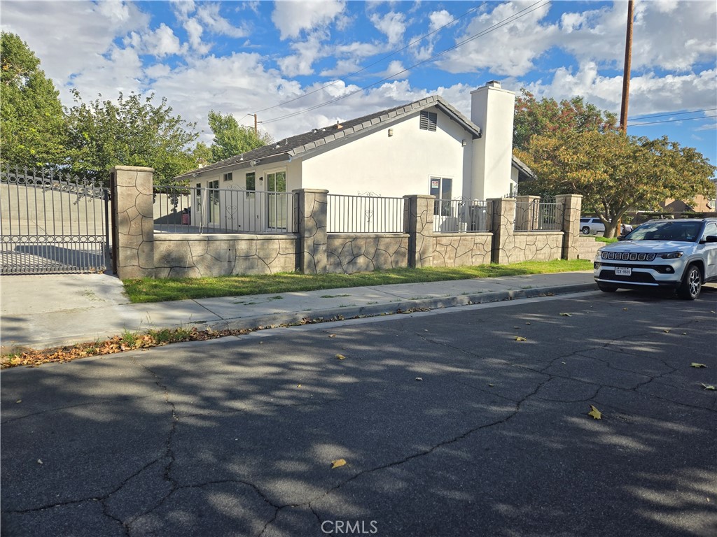 Residential Lease for rent at 2111 W Avenue P8, Palmdale, Los Angeles County CA featuring 4 beds and 2 baths