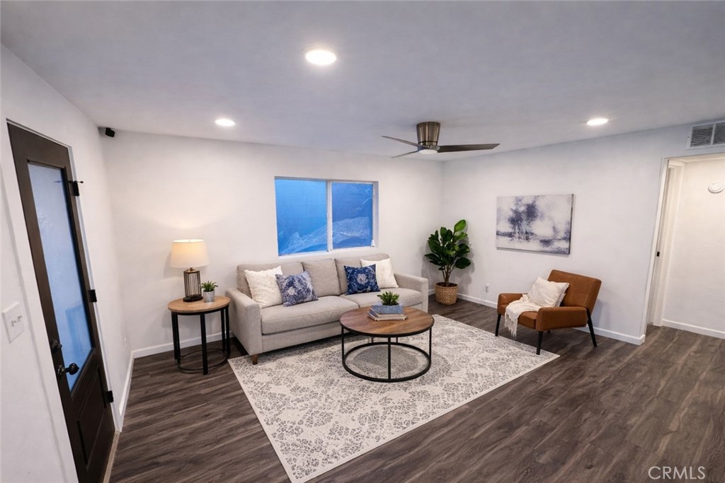 Residential for sale at 145 Kincaid, Bakersfield CA featuring 2 beds and 1 bath