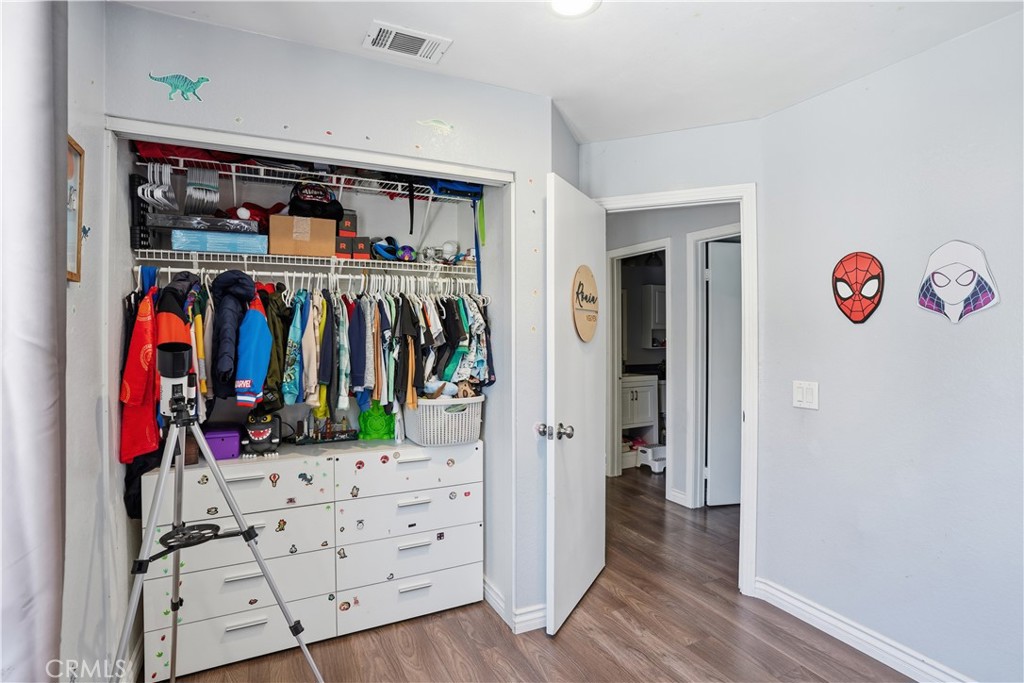 Residential for sale at 321 Burlington Common, Santa Ana CA featuring 3 beds and 2 baths