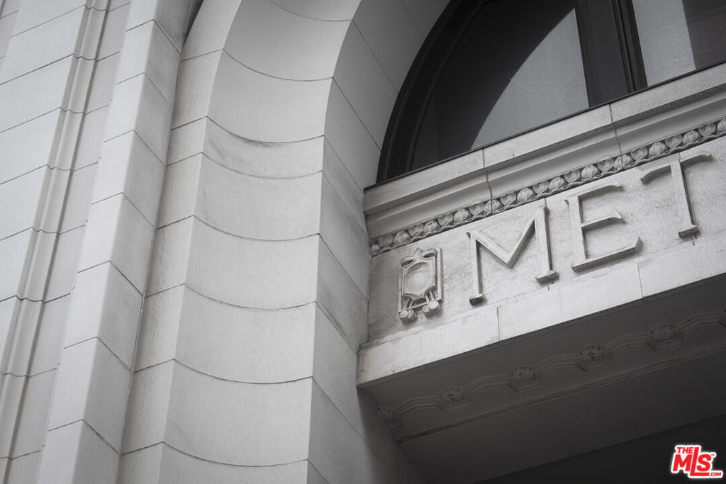 Residential Lease for rent at 315 W 5th Street 903, Los Angeles, Los Angeles County CA and 1 bath