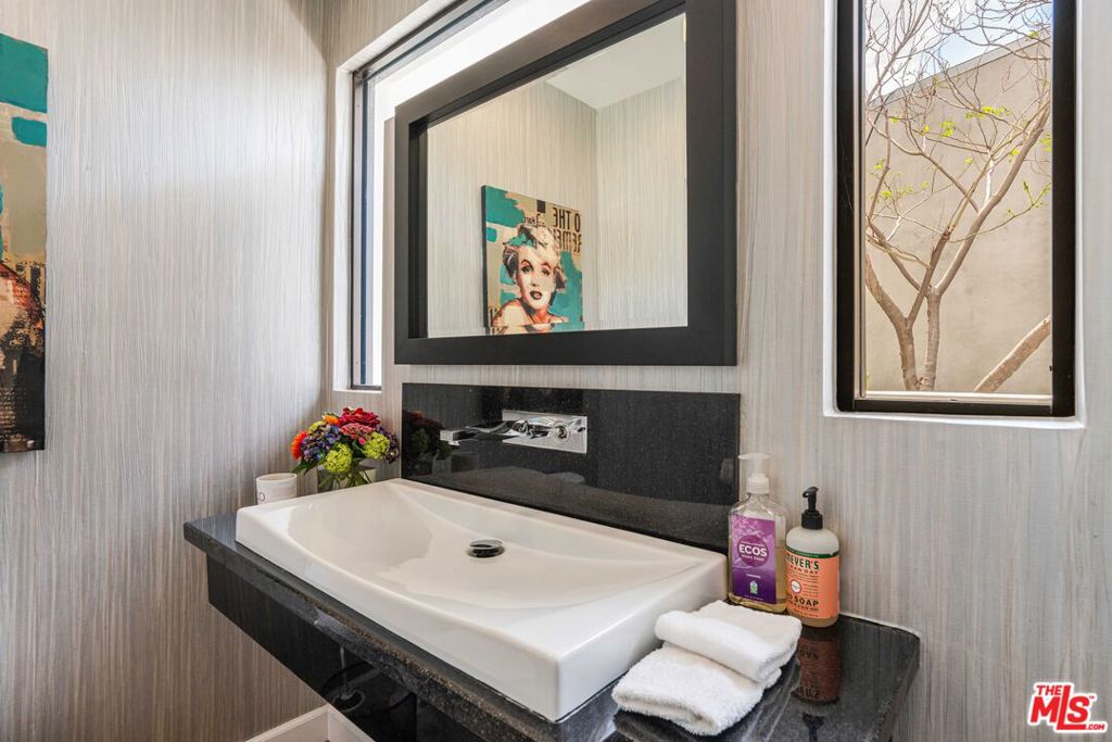 Residential for sale at 1441 Summitridge Drive, Beverly Hills CA featuring 4 beds and 5 baths