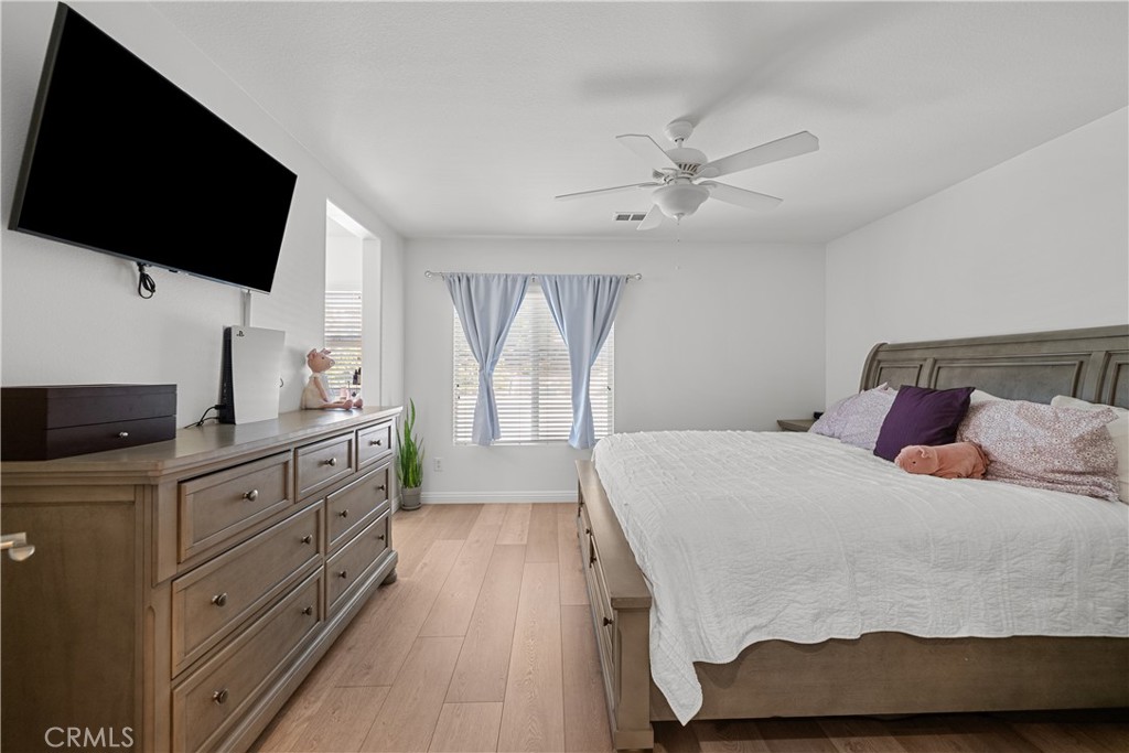 Residential for sale at 19415 Opal Lane, Saugus CA featuring 2 beds and 3 baths