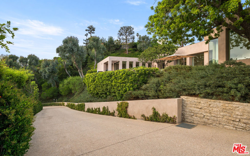 Residential for sale at 1016 N Hillcrest Road, Beverly Hills CA featuring 4 beds and 6 baths