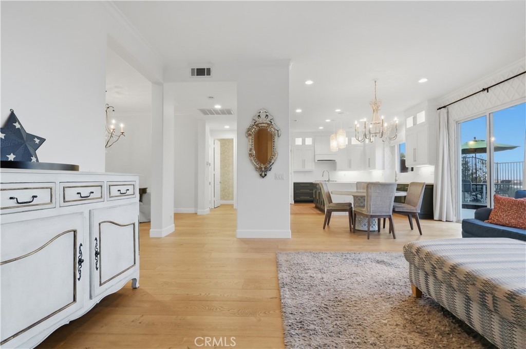 Residential Lease for rent at 2108 Ridgeview Terrace, Signal Hill CA featuring 5 beds and 5 baths